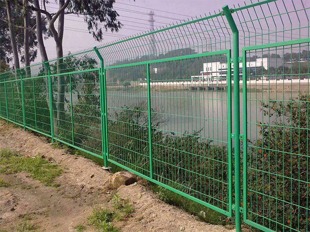 金屬<a href=http://www.stillcrazysailing.com target=_blank class=infotextkey>護(hù)欄網(wǎng)</a>