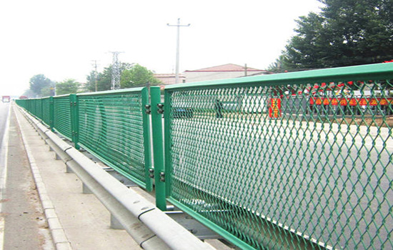 防眩<a href=http://www.stillcrazysailing.com target=_blank class=infotextkey><a href=http://www.stillcrazysailing.com target=_blank class=infotextkey>護欄</a>網(wǎng)</a>