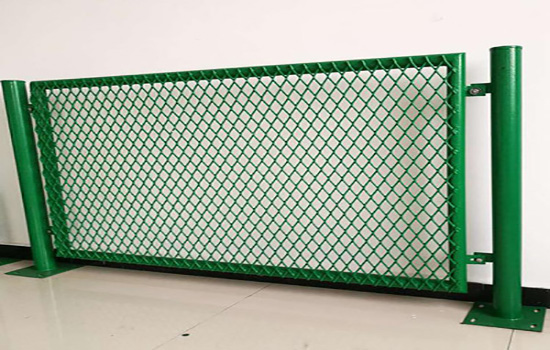 道路防護<a href=http://www.stillcrazysailing.com target=_blank class=infotextkey><a href=http://www.stillcrazysailing.com target=_blank class=infotextkey>圍欄</a>網</a>