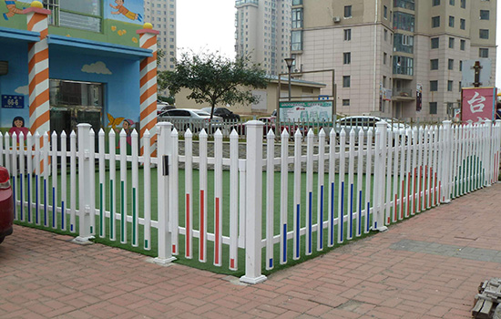 幼兒園<a href=http://www.stillcrazysailing.com target=_blank class=infotextkey>圍欄</a>