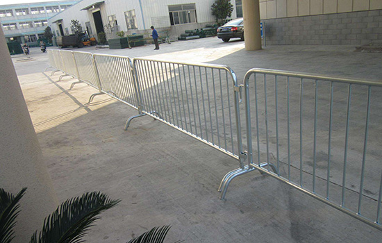 移動(dòng)<a href=http://www.stillcrazysailing.com target=_blank class=infotextkey>護(hù)欄</a>